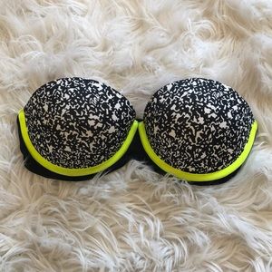 CYBER MONDAY SALE💚strapless vs pink push up bra💎